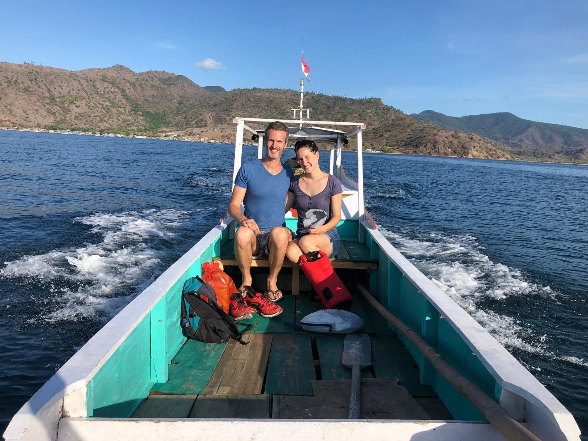 Dua Putri Komodo Homestay Extérieur photo