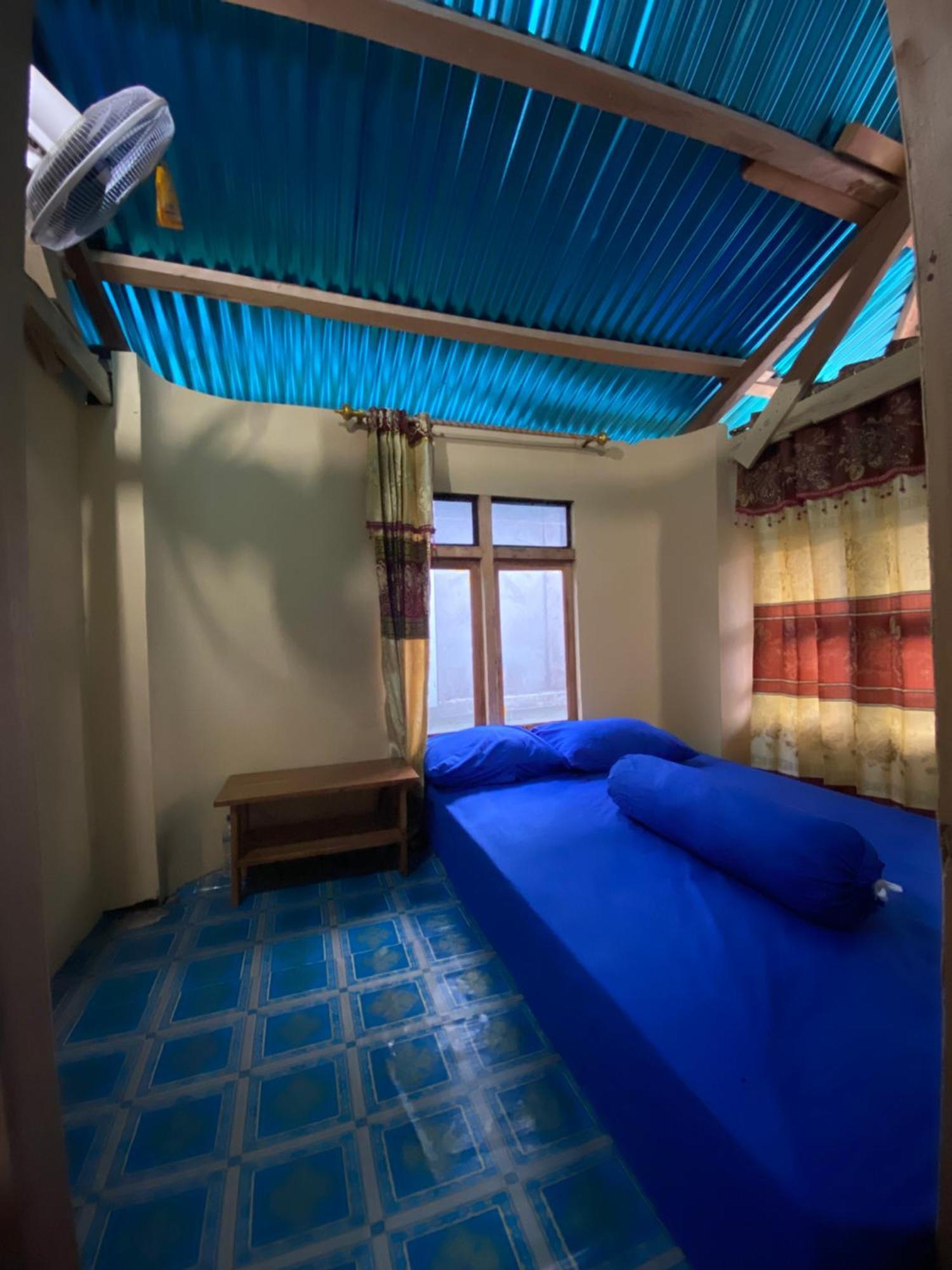 Dua Putri Komodo Homestay Extérieur photo