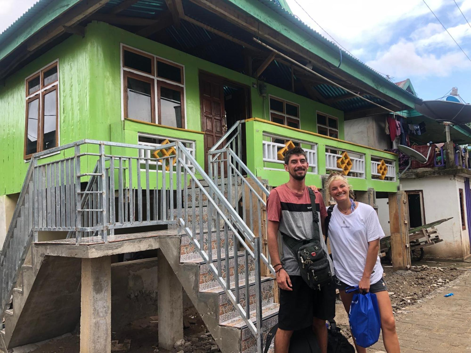 Dua Putri Komodo Homestay Extérieur photo