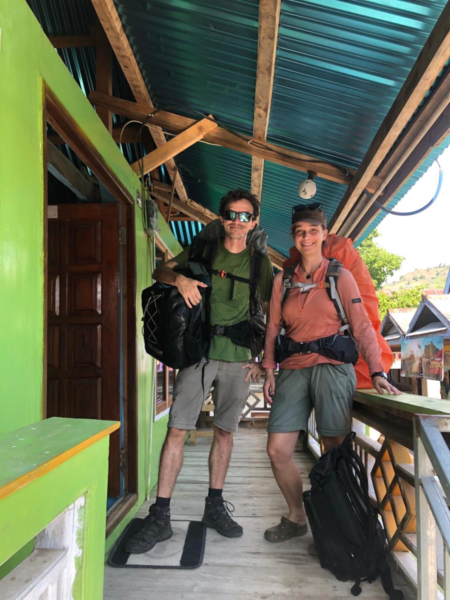 Dua Putri Komodo Homestay Extérieur photo