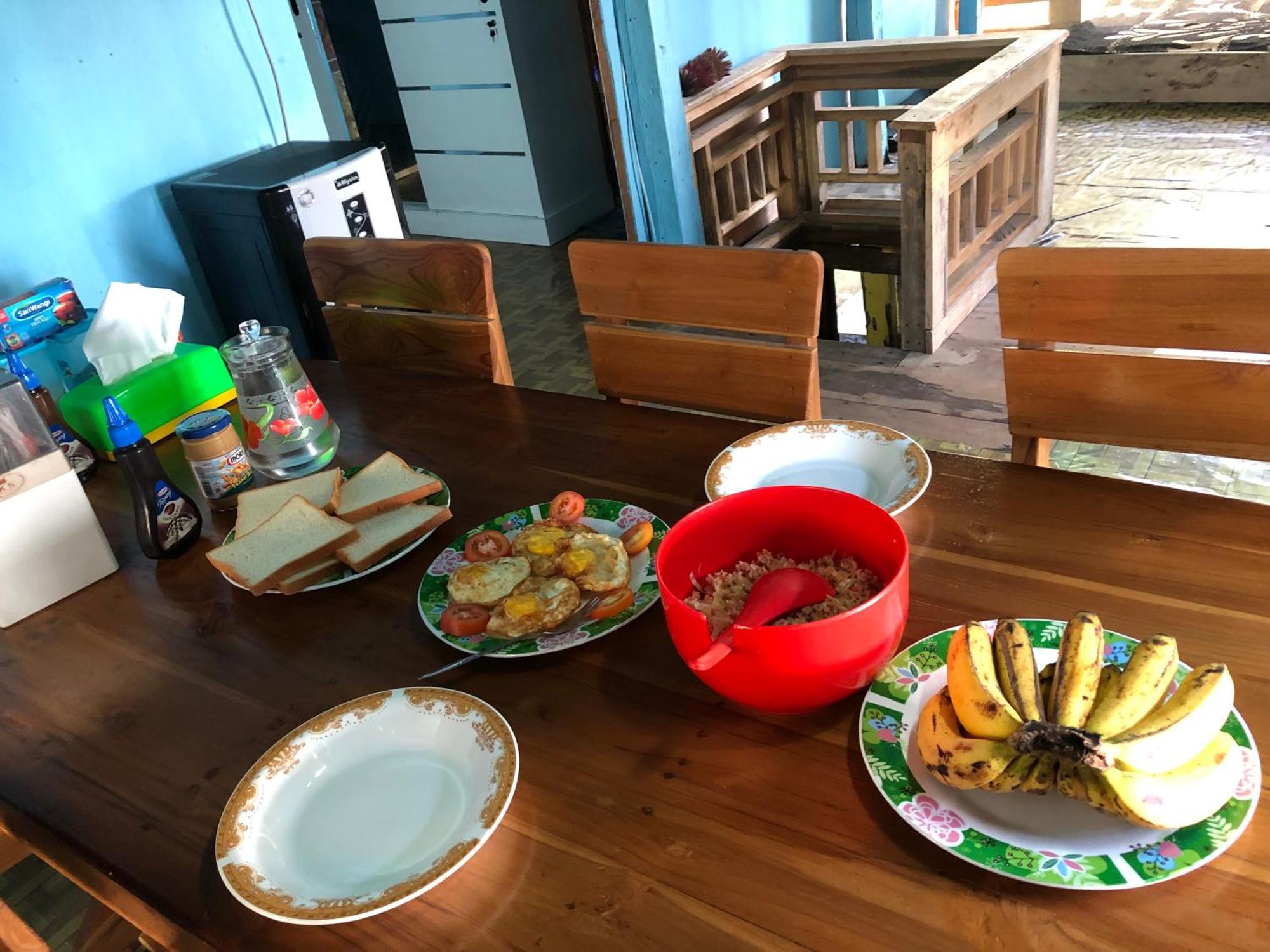 Dua Putri Komodo Homestay Extérieur photo